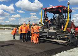 Praxis: Renovering av rampen på Hamburg Airport helt enligt plan